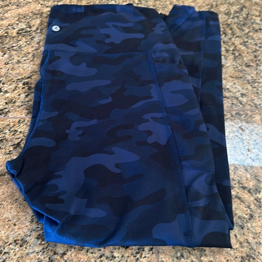 Danskin Camo Leggings